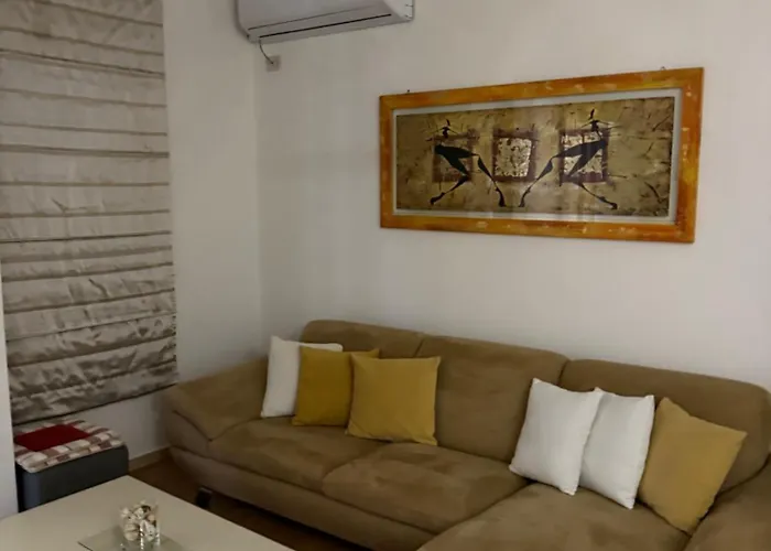 Em Apartments